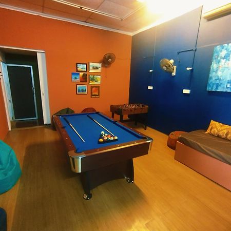 Dorm Master Hostel Padang Mat Sirat Ngoại thất bức ảnh